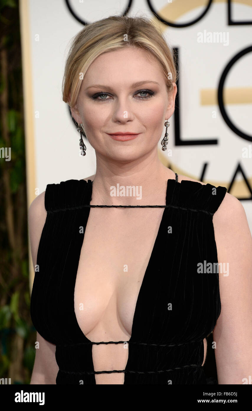 Los Angeles, California, USA. 10th January, 2016. Kirsten Dunst arrives at the Golden Globes, Los Angeles, CA Credit:  Sydney Alford/Alamy Live News Stock Photo