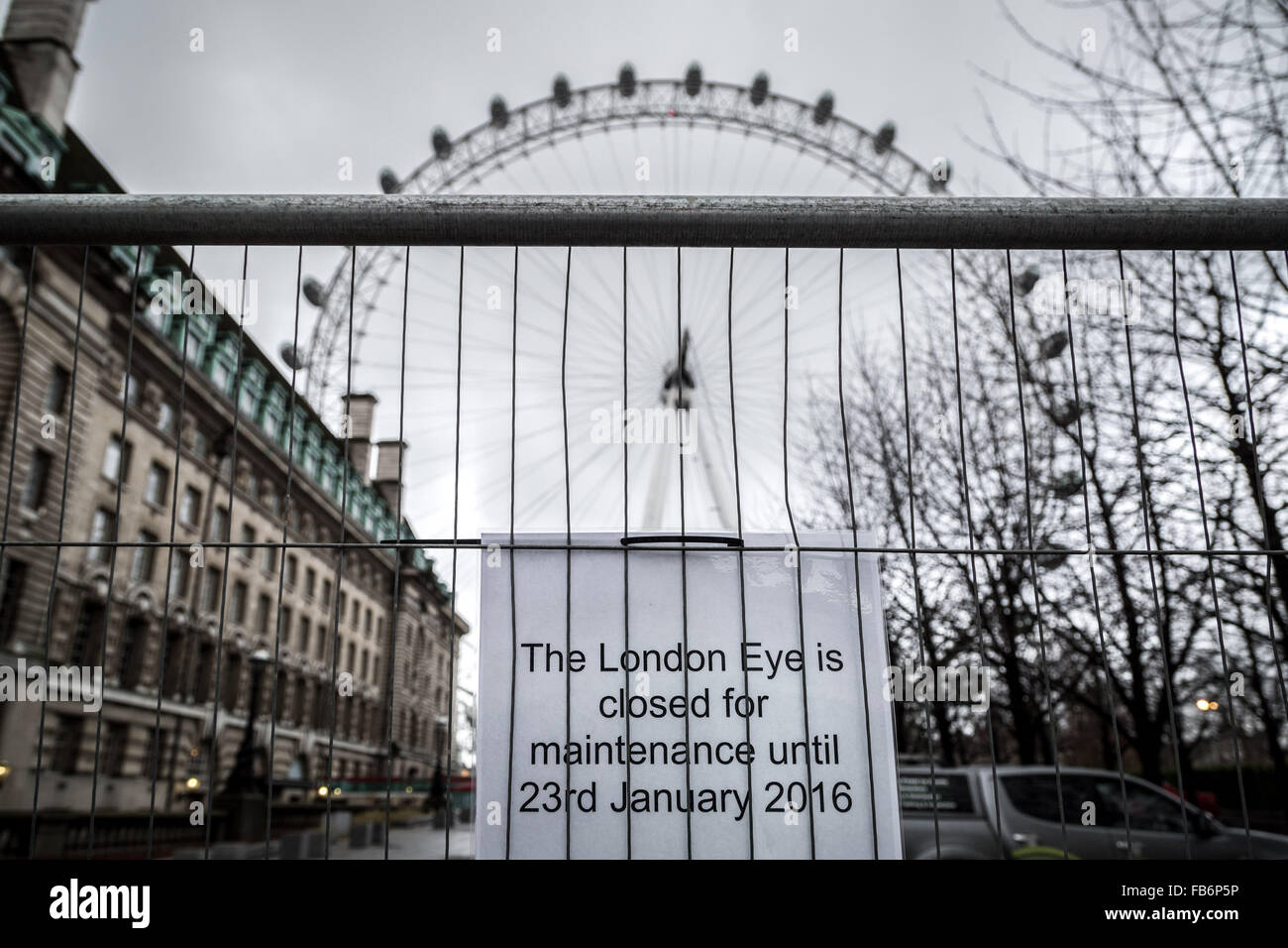 London, UK. 11th January, 2016. London Eye closed for annual