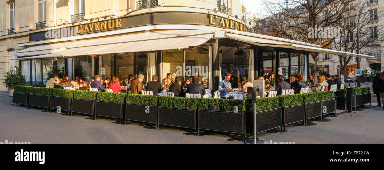 L'Avenue Paris, L'Avenue Restaurant terrace in afternoon at avenue Montaigne, Paris, France. Stock Photo