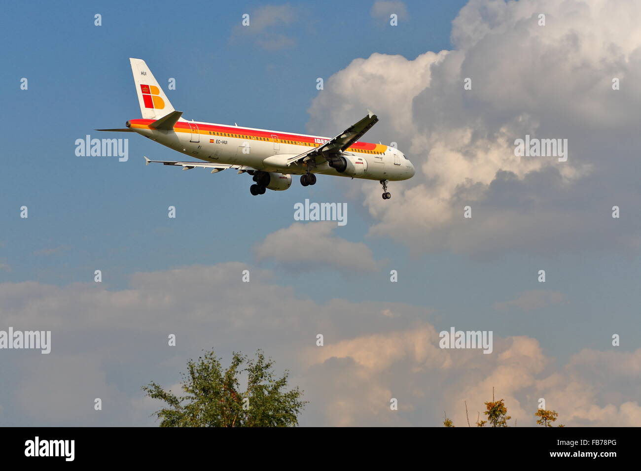 Iberia Airbus A321-211 EC-HUI landing at Heathrow Airport, London Stock Photo