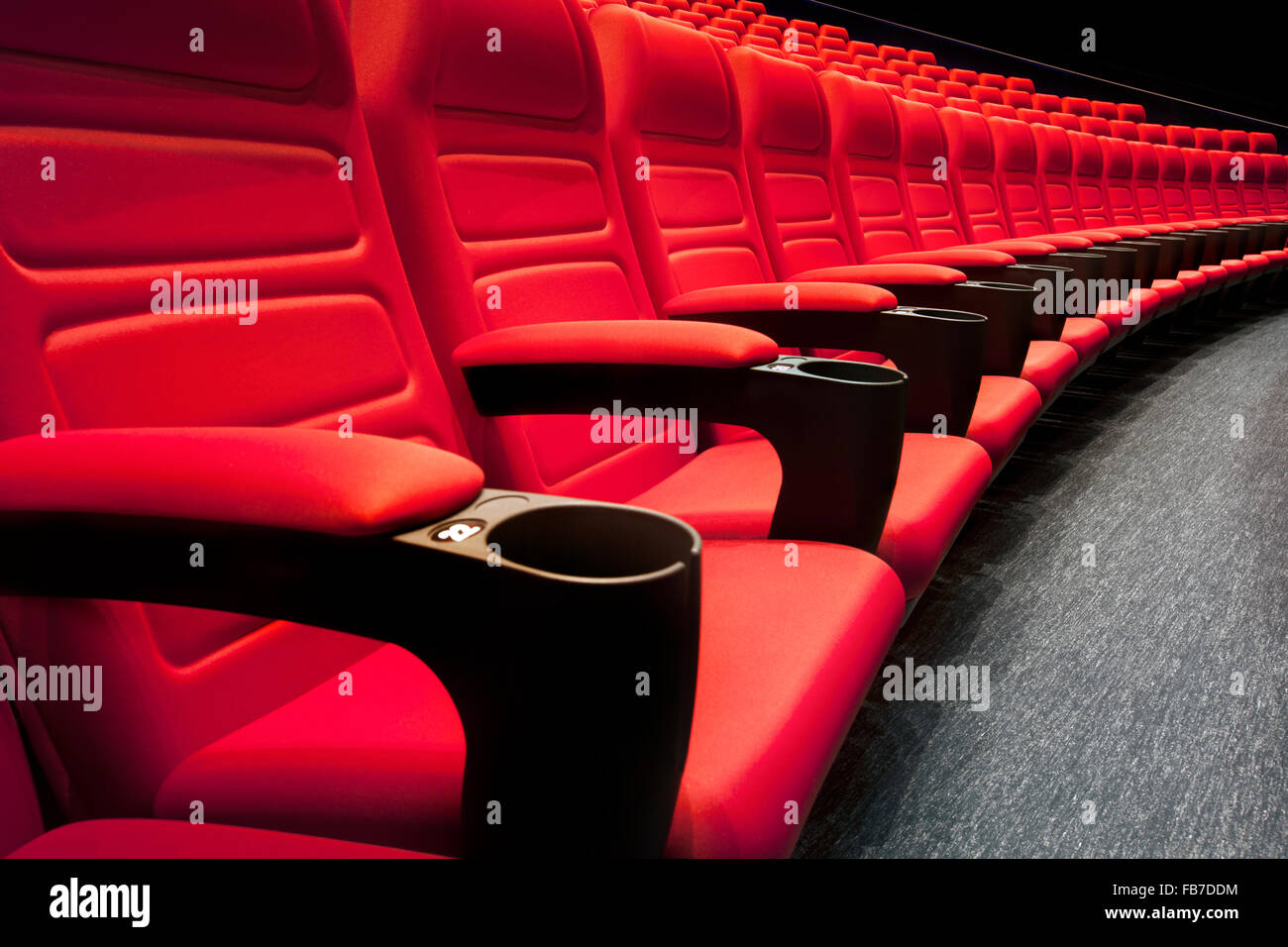 Empty red movie theater hi-res stock photography and images - Alamy