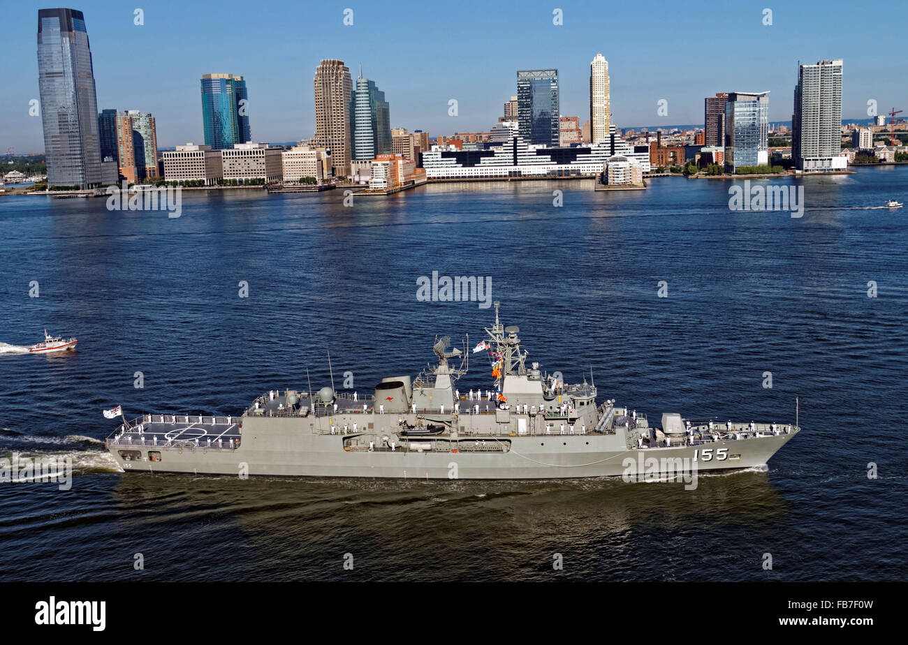 Royal Australian Navy ship HMAS Ballarat cruises past New York City on it's way to berthing in the Hudson River. Stock Photo
