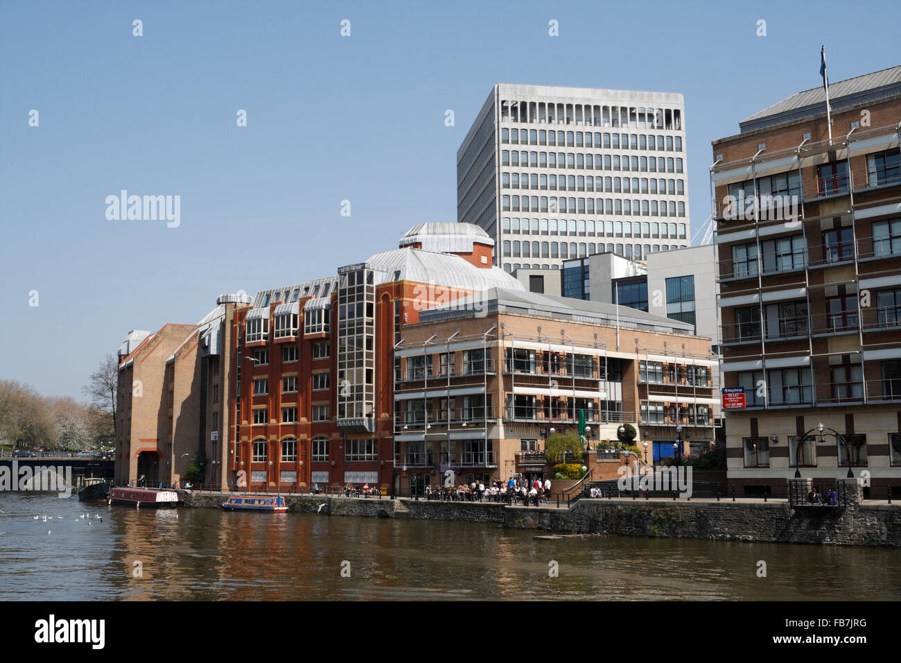 View riverside housing hi-res stock photography and images - Alamy