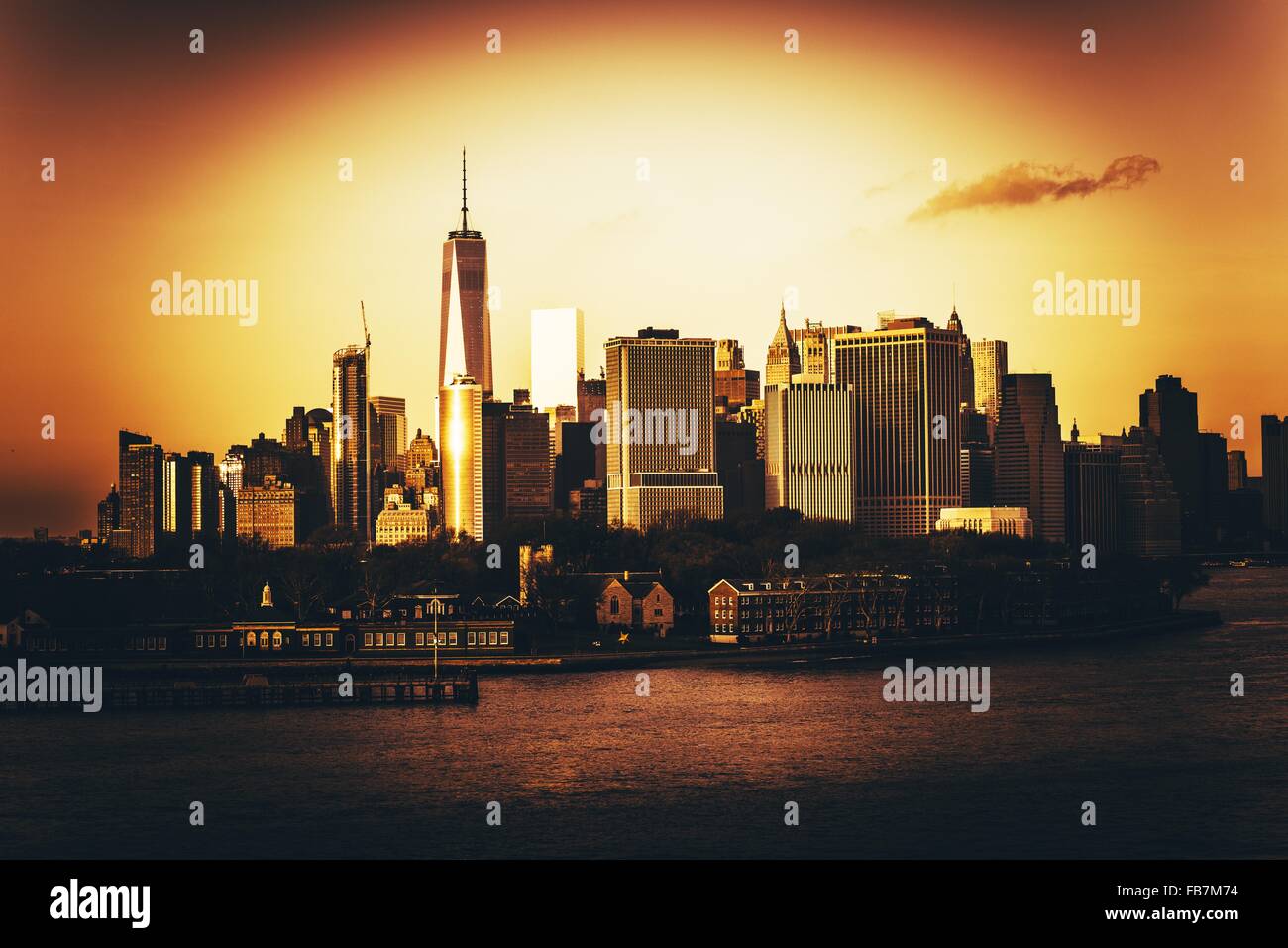 New York City Golden Hour. NYC Sunset. Manhattan From Brooklyn Stock