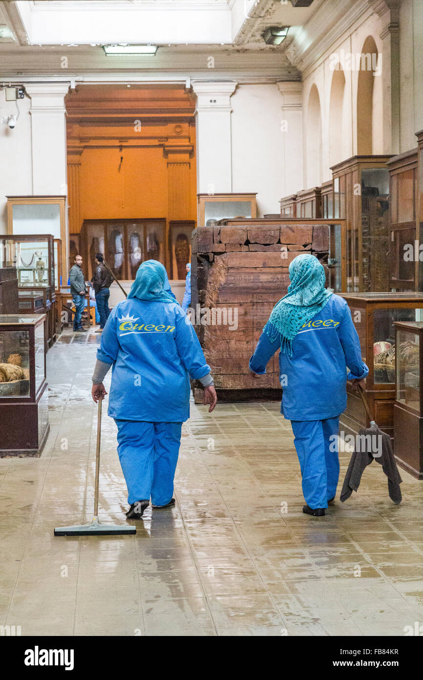 Queen cleaners at the Egyptian Museum, Cairo, Egypt Stock Photo