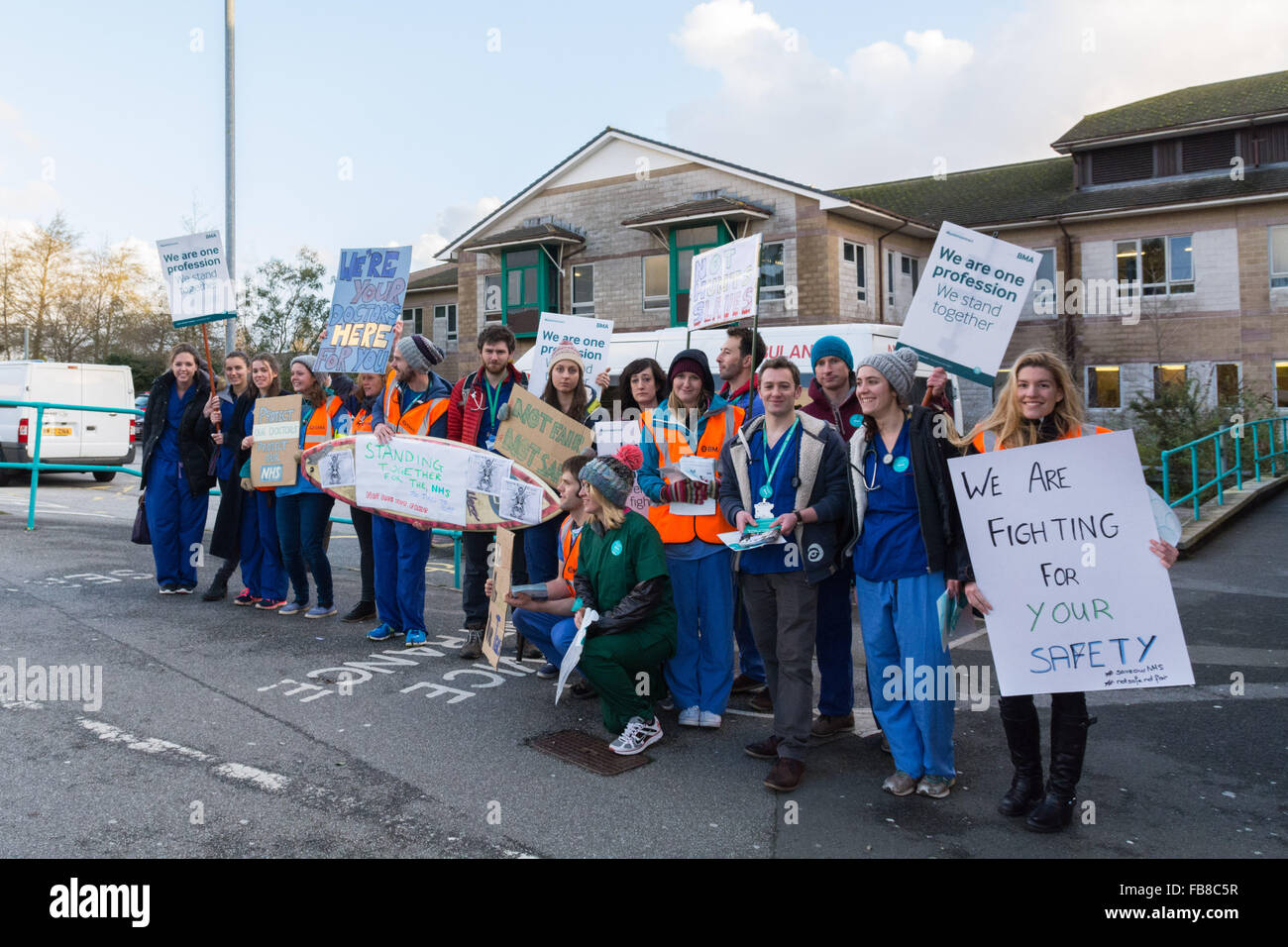 Truro, Cornwall, UK. 12th January 2016. Junior doctors protest outside Royal Cornwall Hospital in Truro, in the very far south west of the country. Credit:  Simon Maycock/Alamy Live News Stock Photo