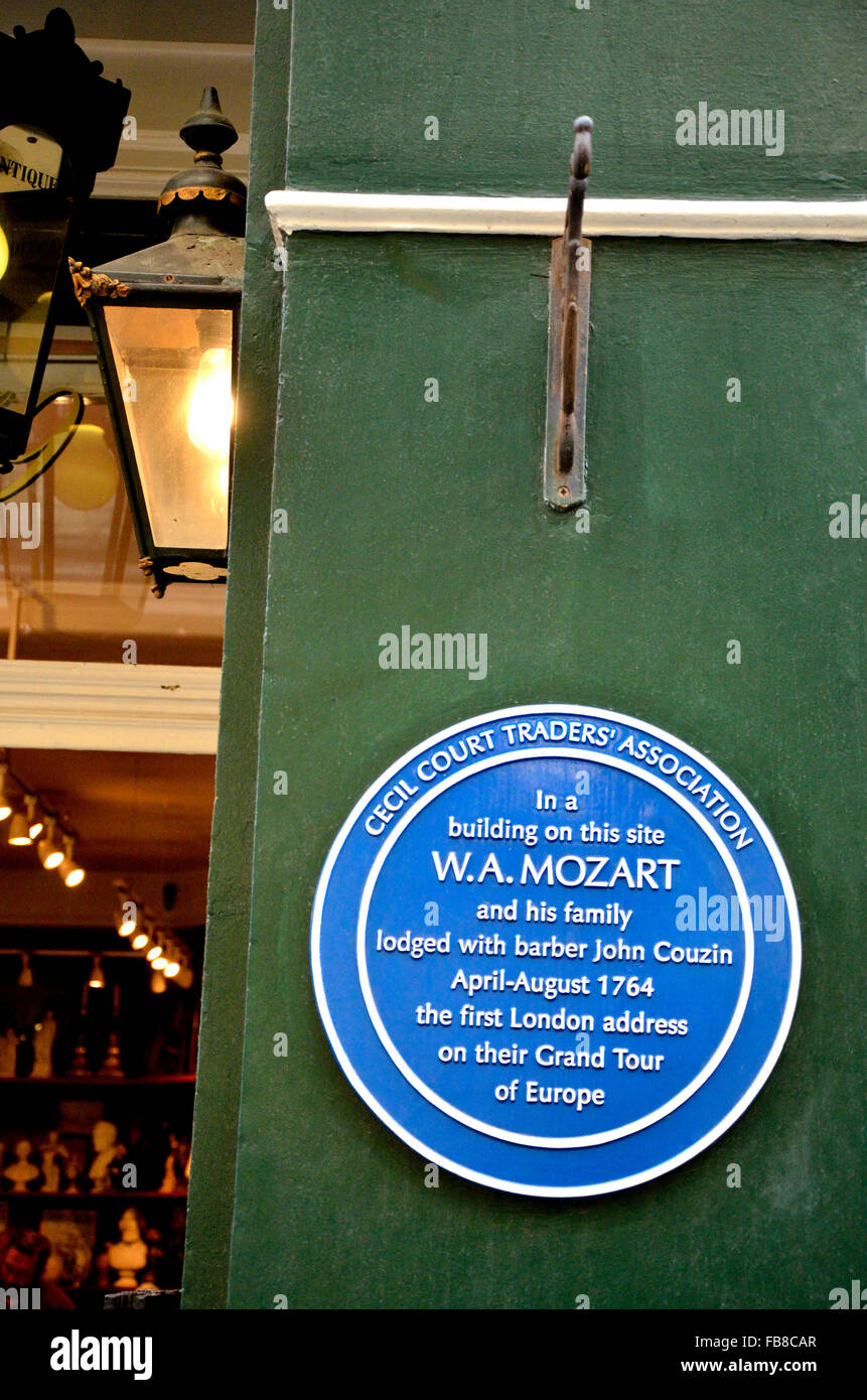 London, England, UK. Commemorative Blue Plaque: 9 Cecil Court. W A Mozart lodged here while touring with his family in 1764 'In Stock Photo