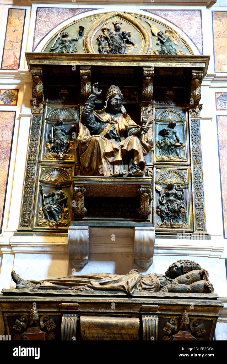 Monument to Innocent VIII in St Peter's Cathedral in the Vatican. Stock Photo
