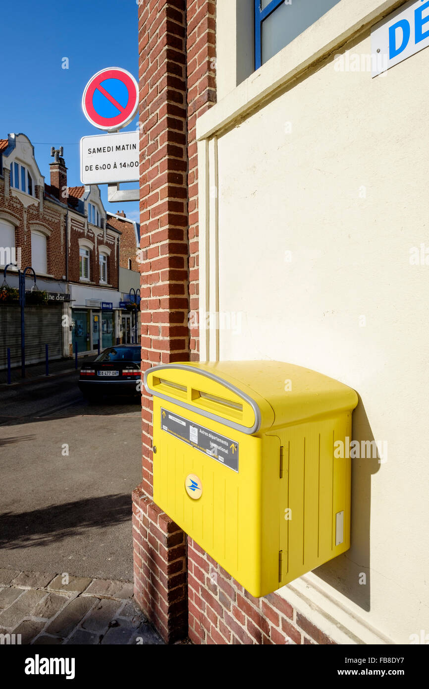 Yellow post box france hi-res stock photography and images - Alamy