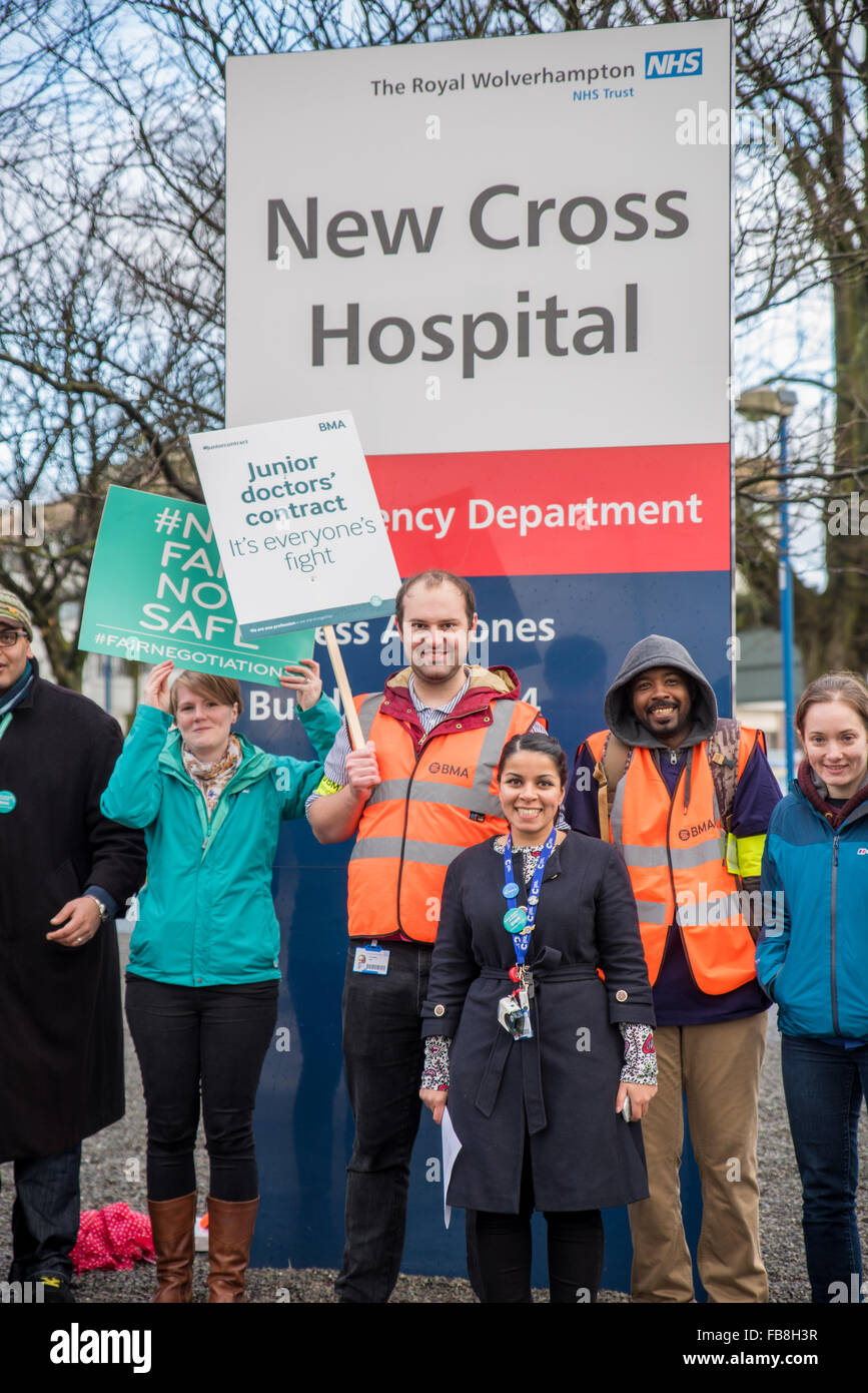Wolverhampton, UK. 12th January, 2016. On a cold wet day Junior Doctors