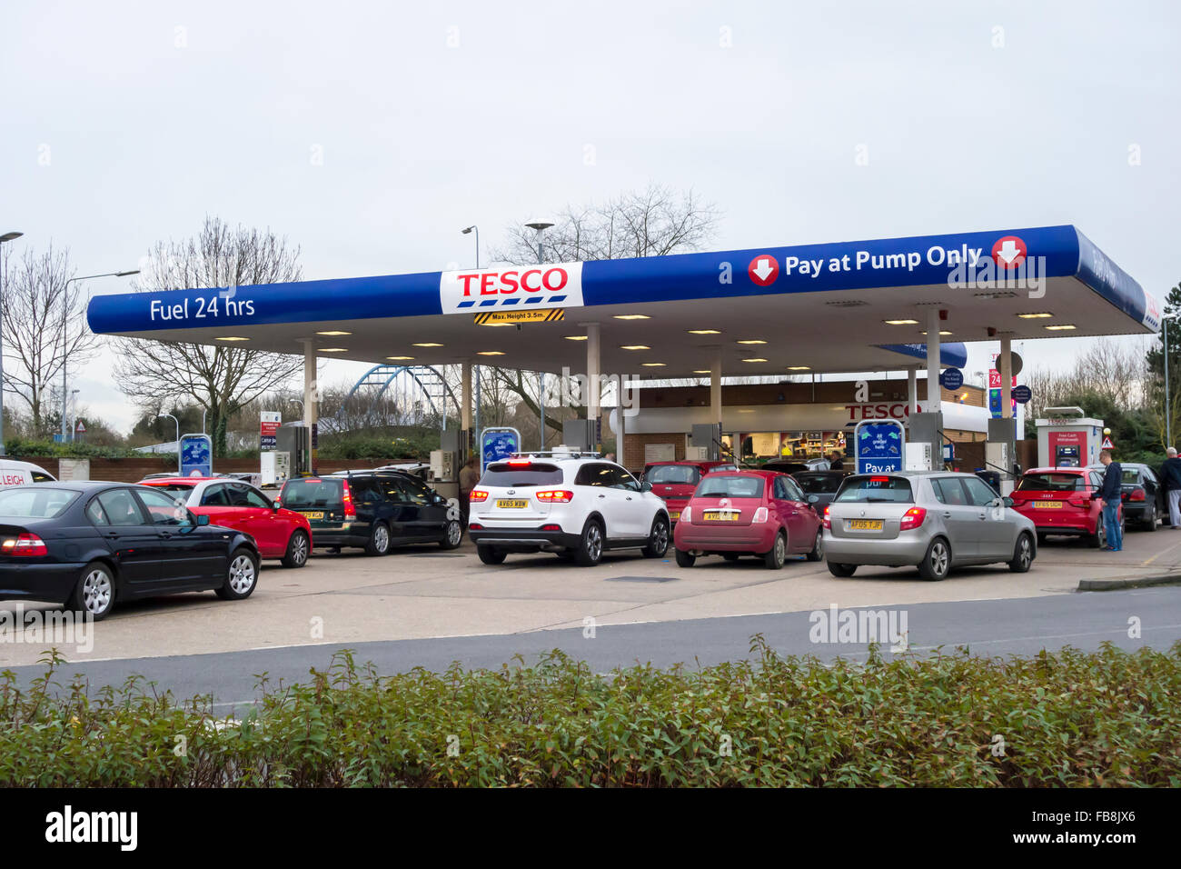 Christmas getaway at Tesco fuel station Milton Stock Photo