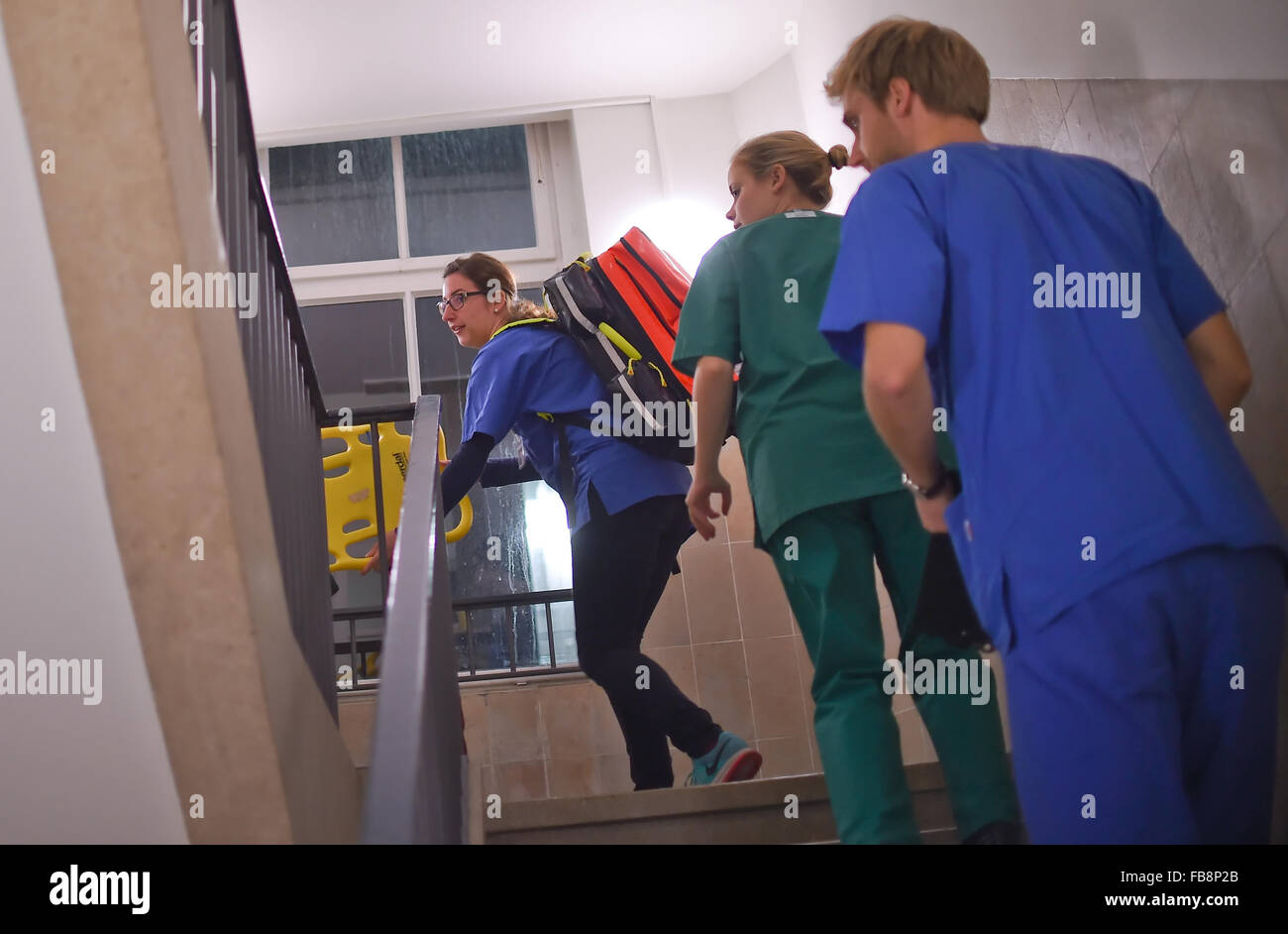 Berlin, Germany. 09th Jan, 2016. DMedical student Anja-Kathrin trains for an emergency situation during the training exercise 'Simulierte Rettungsstelle' (lit. simulated emergency room), at the Charite teaching hospital in Berlin, Germany, 09 January 2016. In groups of five, students train for real situations in the emergency room. PHOTO: BRITTA PEDERSEN/DPA/Alamy Live News Stock Photo