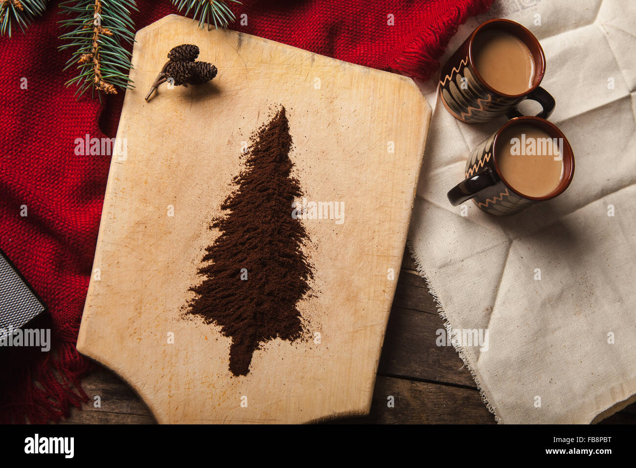 Гадание на кофейной гуще расшифровка символов. Лиса на кофейной гуще. Трактовка кофейной гуще. Крест на кофейной гуще. Кофейная гуща елка значение.