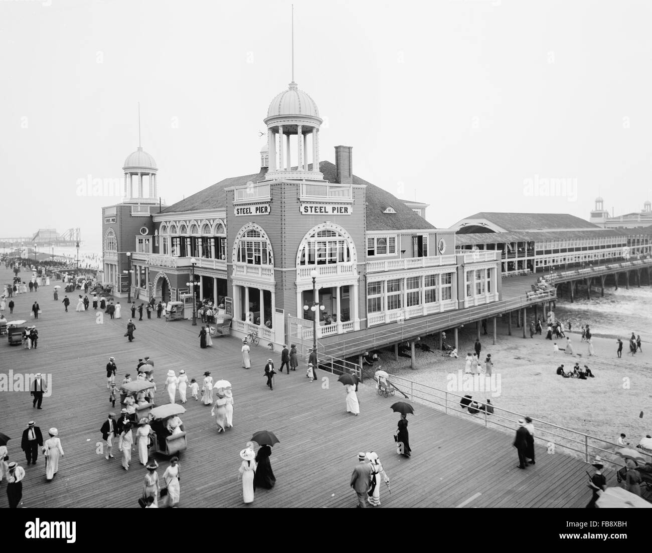 1963 Press Photo Aerial View Atlantic City NJ Boardwalk RRW91131