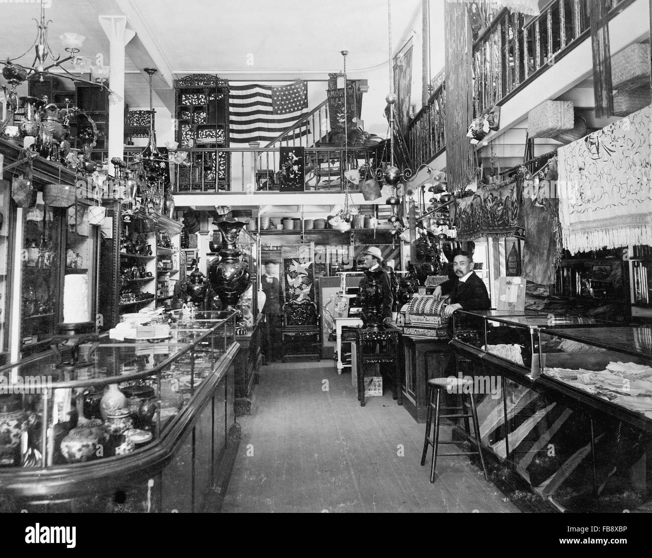 Workers in China Store, Andrew Kan & Company, Portland, Oregon, USA,  1900 Stock Photo