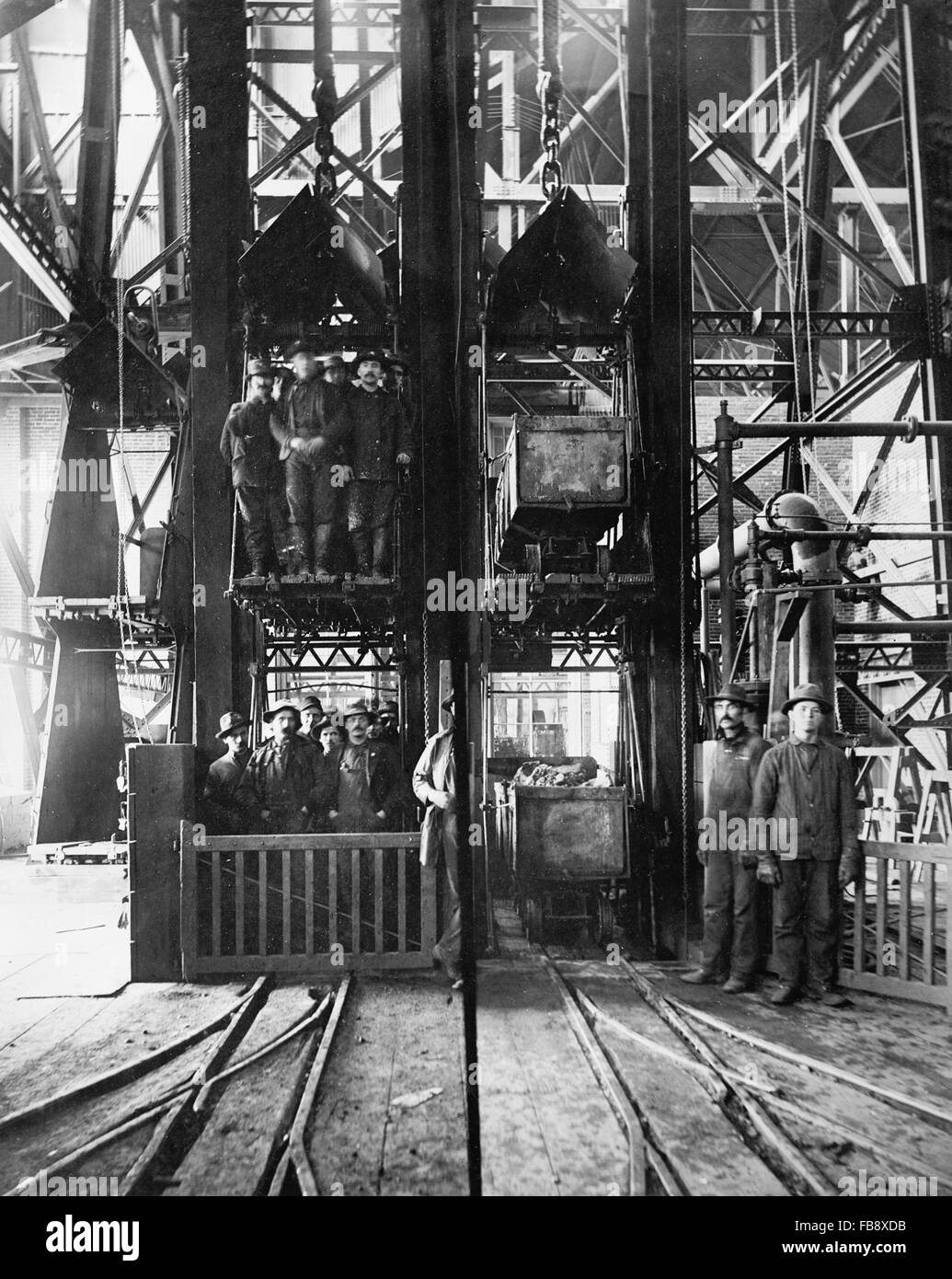 Hoisting Ore & Lowering Miners, Lead Homestake Mine, South Dakota, USA, 1905 Stock Photo