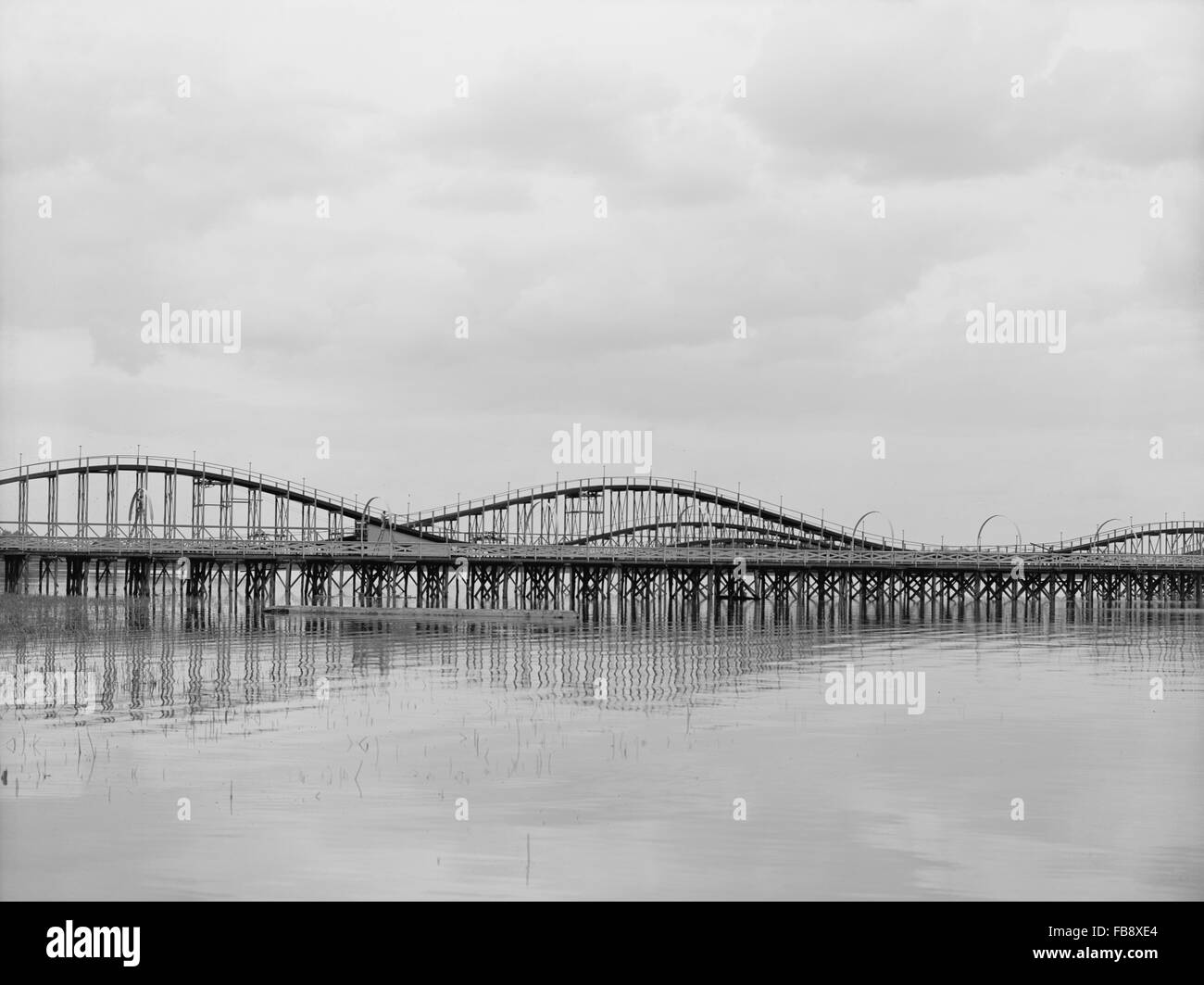 Roller Coaster and Boardwalk, Lake Erie Park and Casino, Toledo, Ohio, USA, circa 1905 Stock Photo