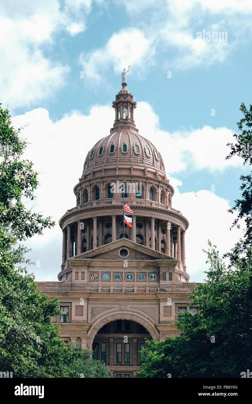 Close-up view of the Texas State Capitol Building and its rotunda in ...