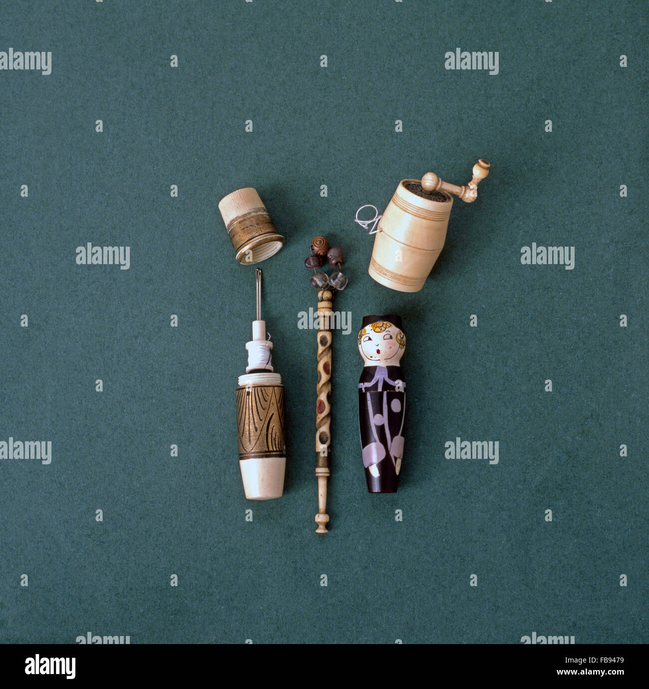 Vintage sewing kit hi-res stock photography and images - Alamy