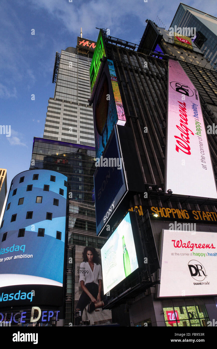 Electronic Billboards Light Up Times Square at Night, NYC Stock Photo Alamy