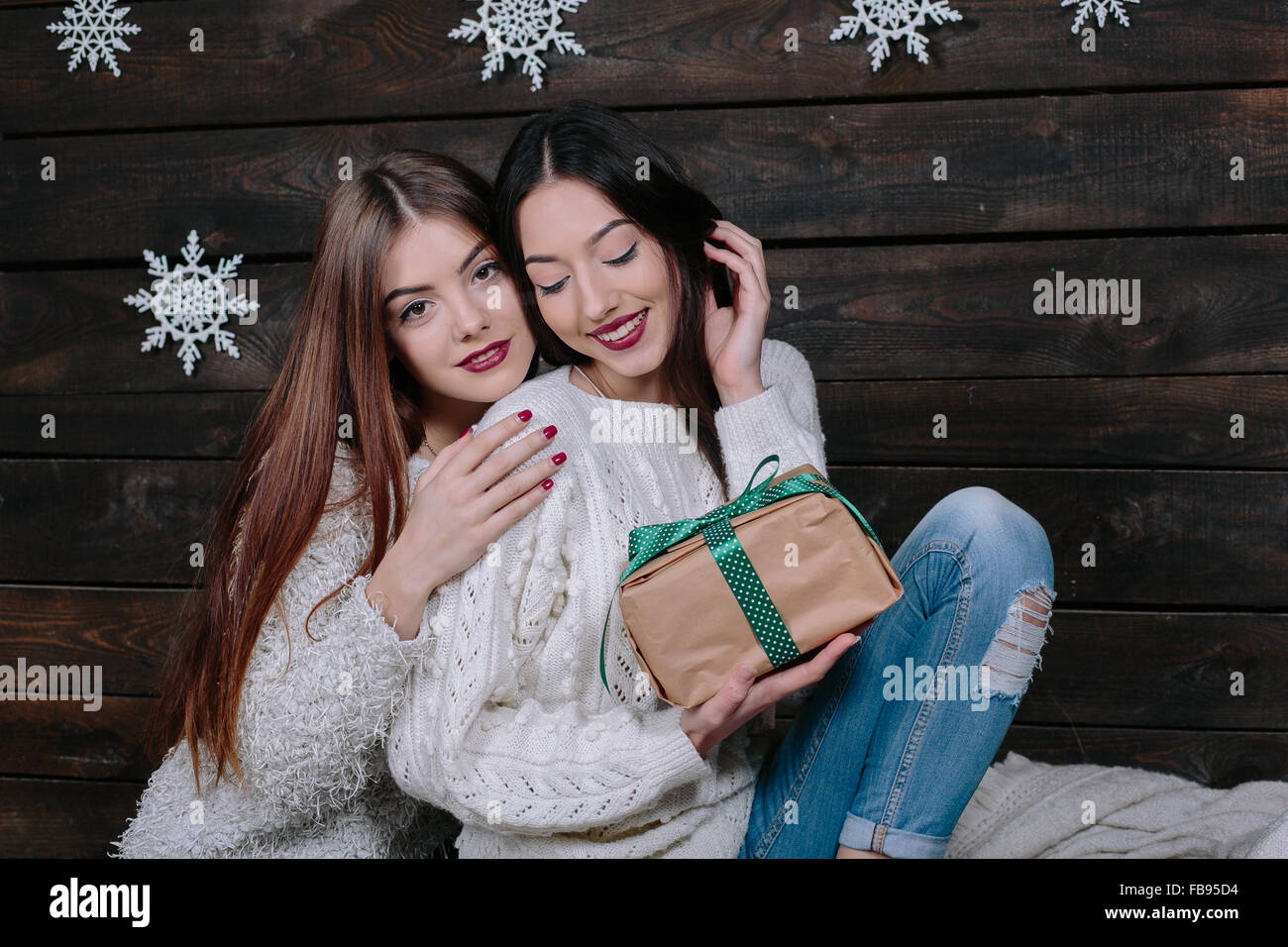 Stylish couple christmas gift hi-res stock photography and images - Alamy