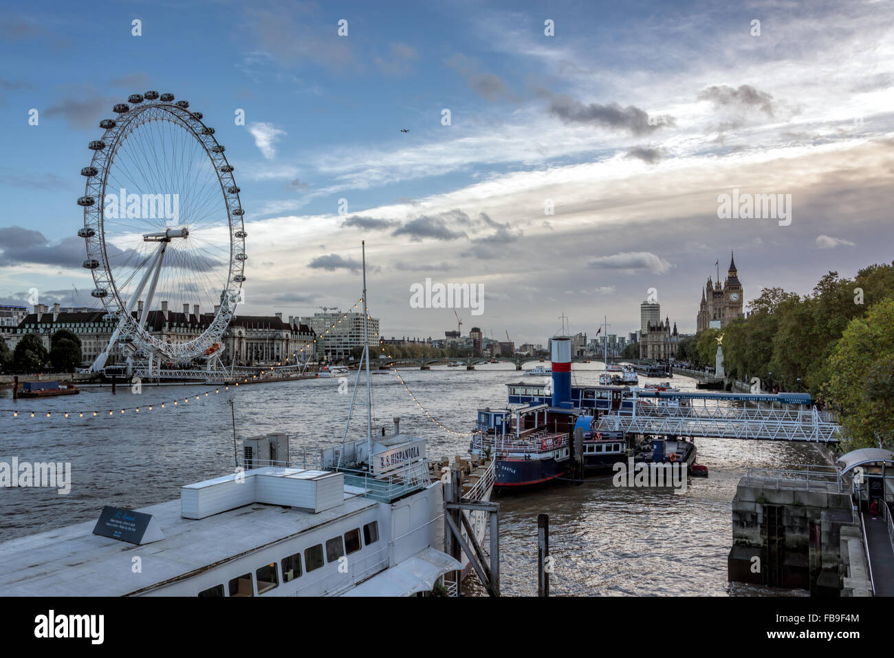 View along the River Thames Stock Photo - Alamy