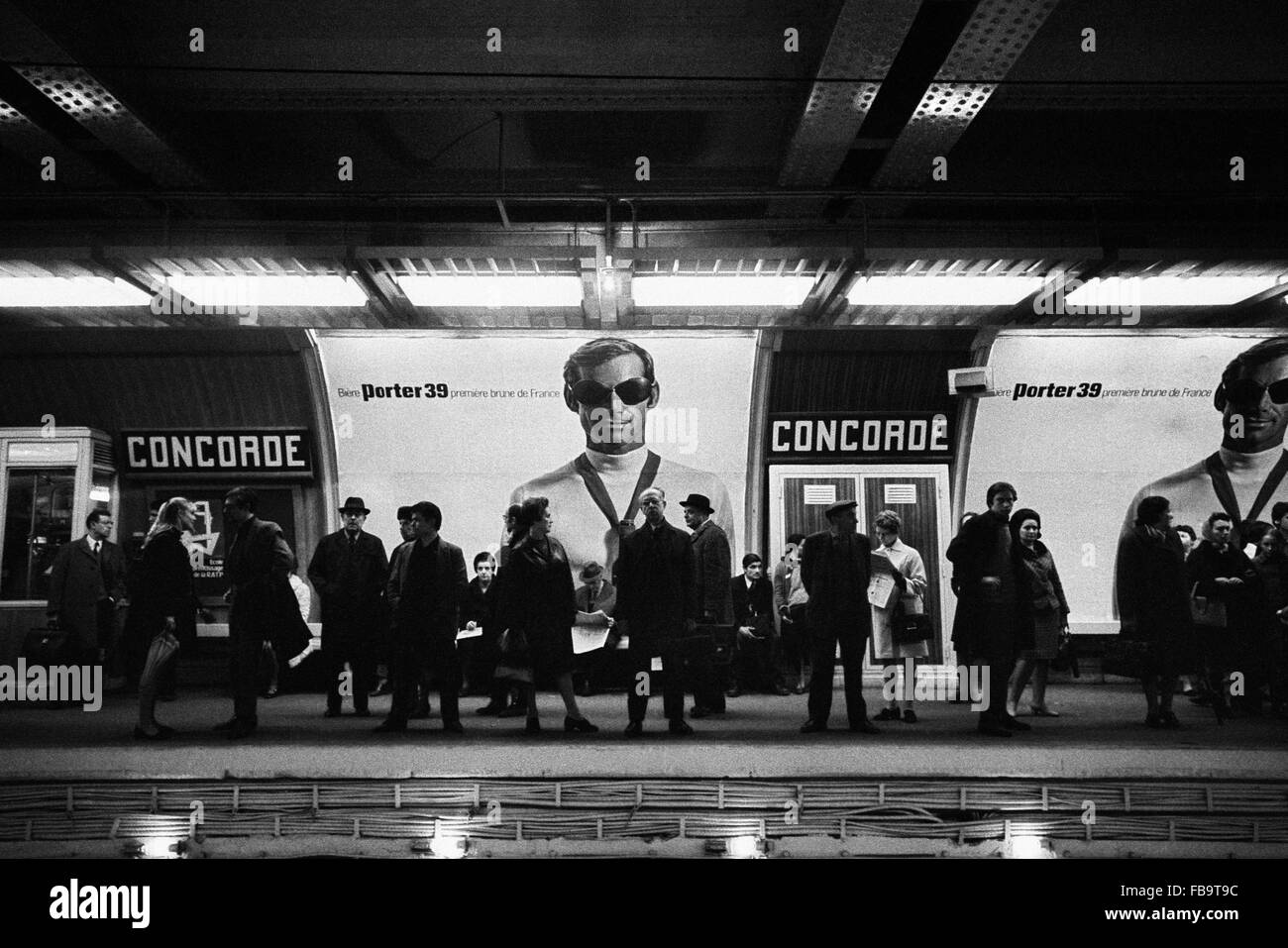 1968 in PARIS. -  France / Ile-de-France (region)  -  1968 in PARIS. -  Atmosphere in the 'concorde' subway station; - Paris; - 1968.   -  Philippe Gras / Le Pictorium Stock Photo