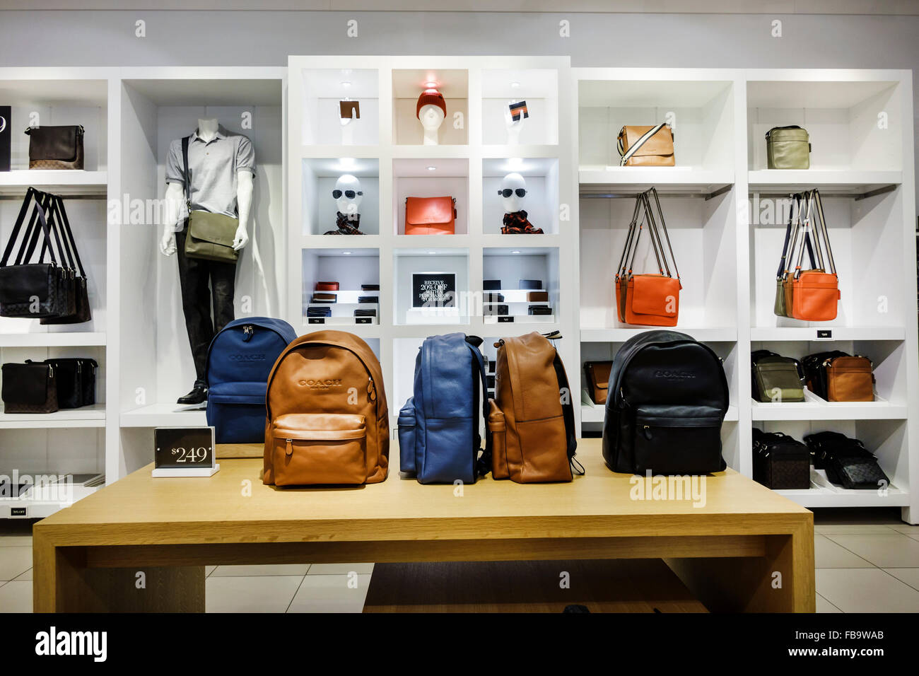 Florida Ellenton Premium Outlets Off 5th Sacks Fifth Avenue Outlet