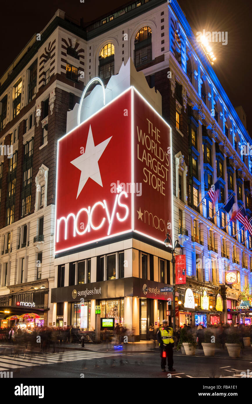 Macy’s department store, Herald Square, Manhattan, New York, USA Stock Photo