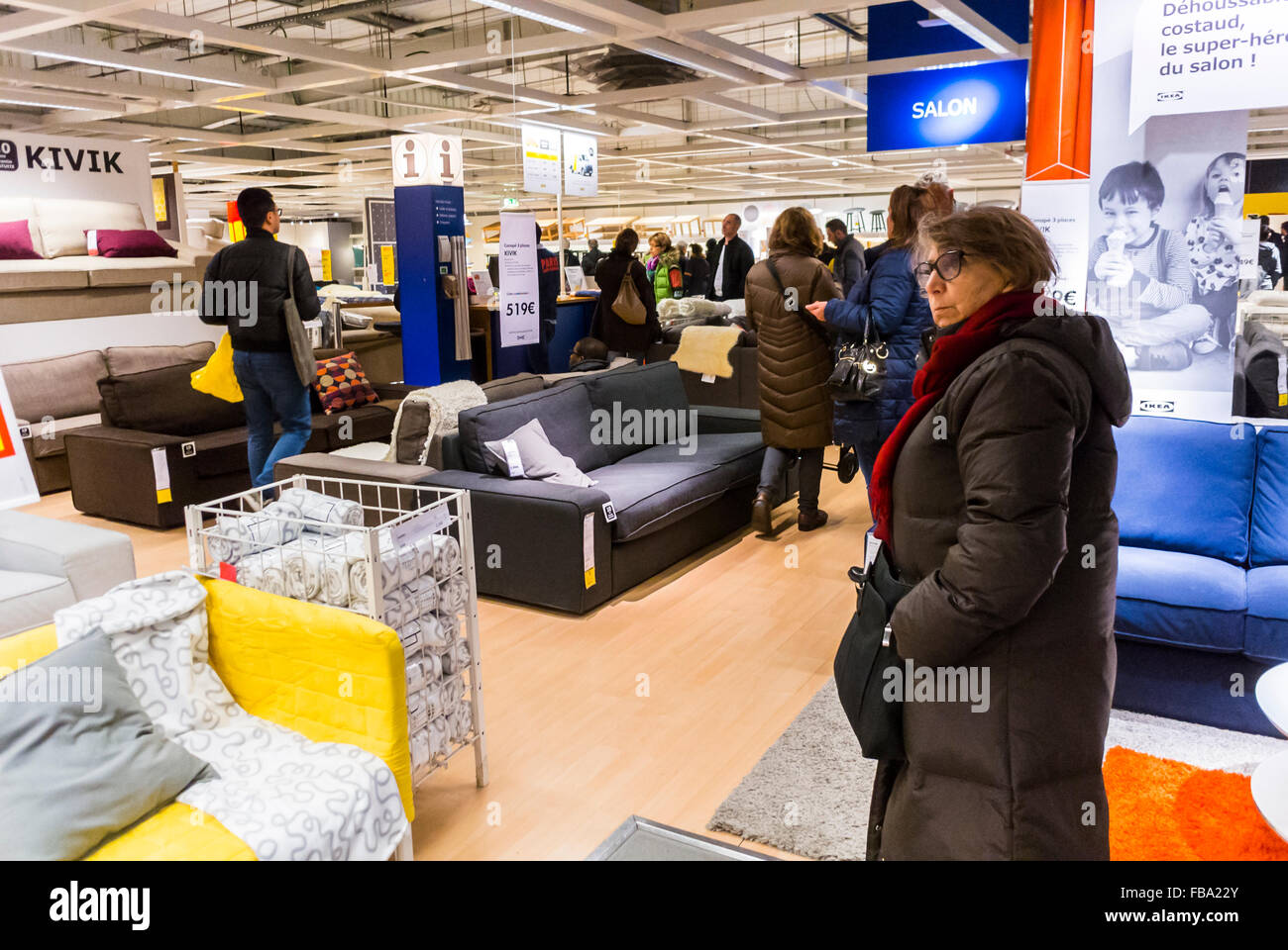 Paris, France, Woman Shopping in Modern DIY Housewares Store, IKEA,  Contemporary ready-to-assemble furniture, Couches on Display, shopper  choosing goods showroom interior modern, IKEA customers Stock Photo - Alamy