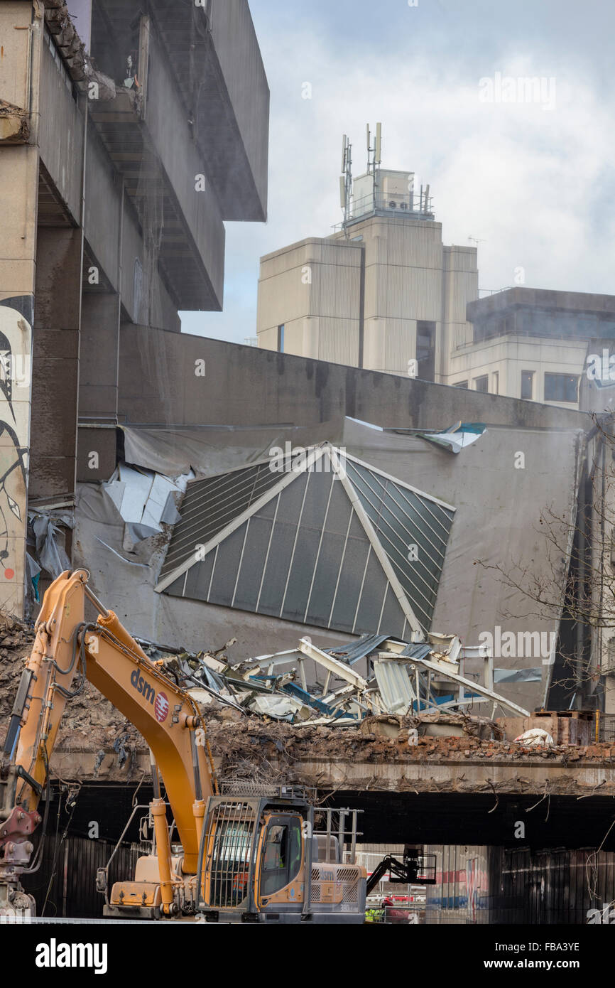 Birmingham, UK. 12th January 2016. Demolition of Paradise Forum as the major redevelopment of Birmingham City Centre takes off. Built in the 1960s with concreate in the Brutalist style, canpainers have lobbied to have the buildings listed without sucess. Credit:  paul weston/Alamy Live News Stock Photo