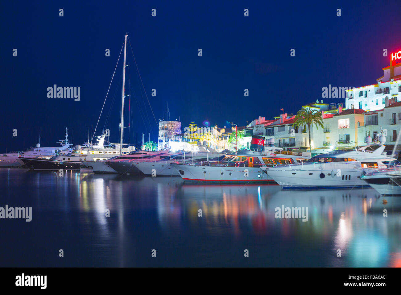 Spain puerto banus hi-res stock photography and images - Alamy