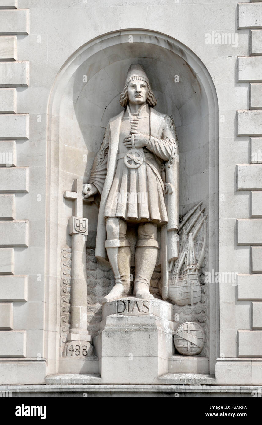 London, England, UK. Statue of Bartolomeu / Bartholomew Dias (Portugese explorer - Trafalgar Square... (see description) Stock Photo