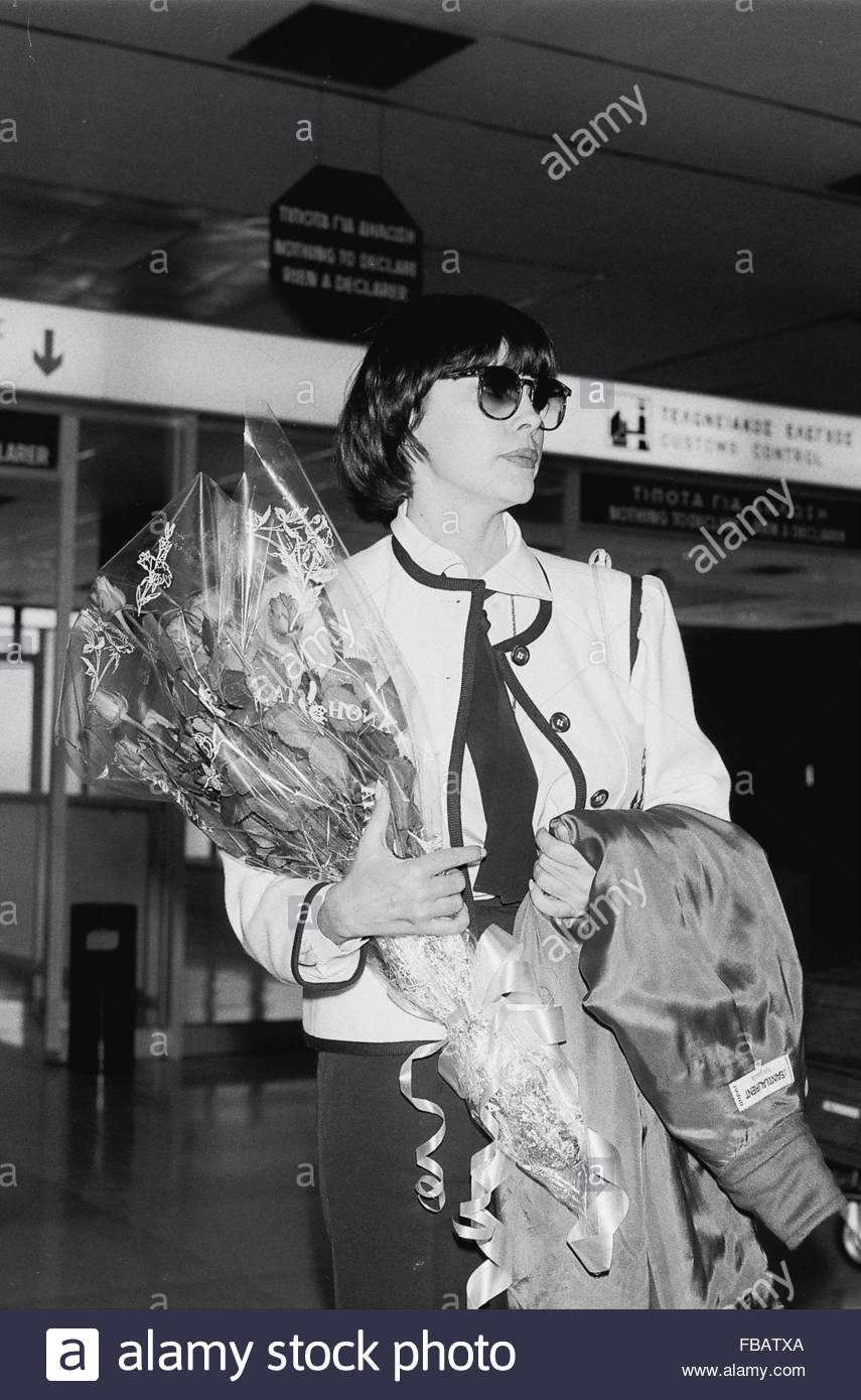 Mireille Mathieu Stock Photos & Mireille Mathieu Stock Images - Alamy