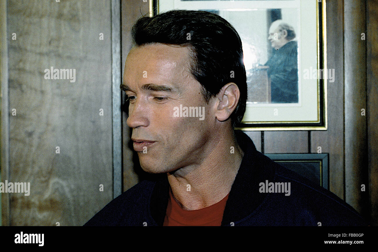 Washington, DC., USA, 1st May, 1991 Arnold Schwarzenegger drops by Sec. of Ed. Lamar Alexander's office as part of his duties as chairman of the President Counsel on FItness Credit: Mark Reinstein Stock Photo