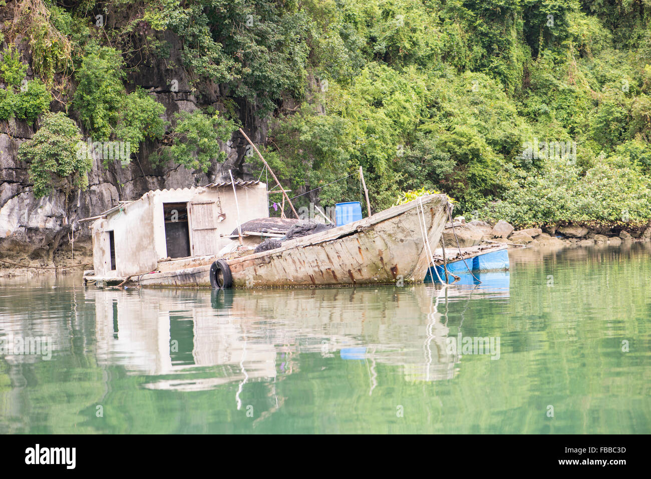 Floating fishing village, Halong Bay, Vietnam Stock Photo Alamy