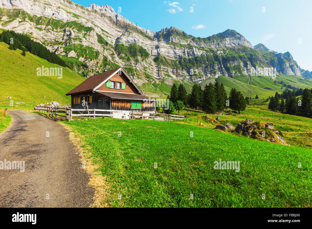 Chalet suisse summer hi-res stock photography and images - Alamy