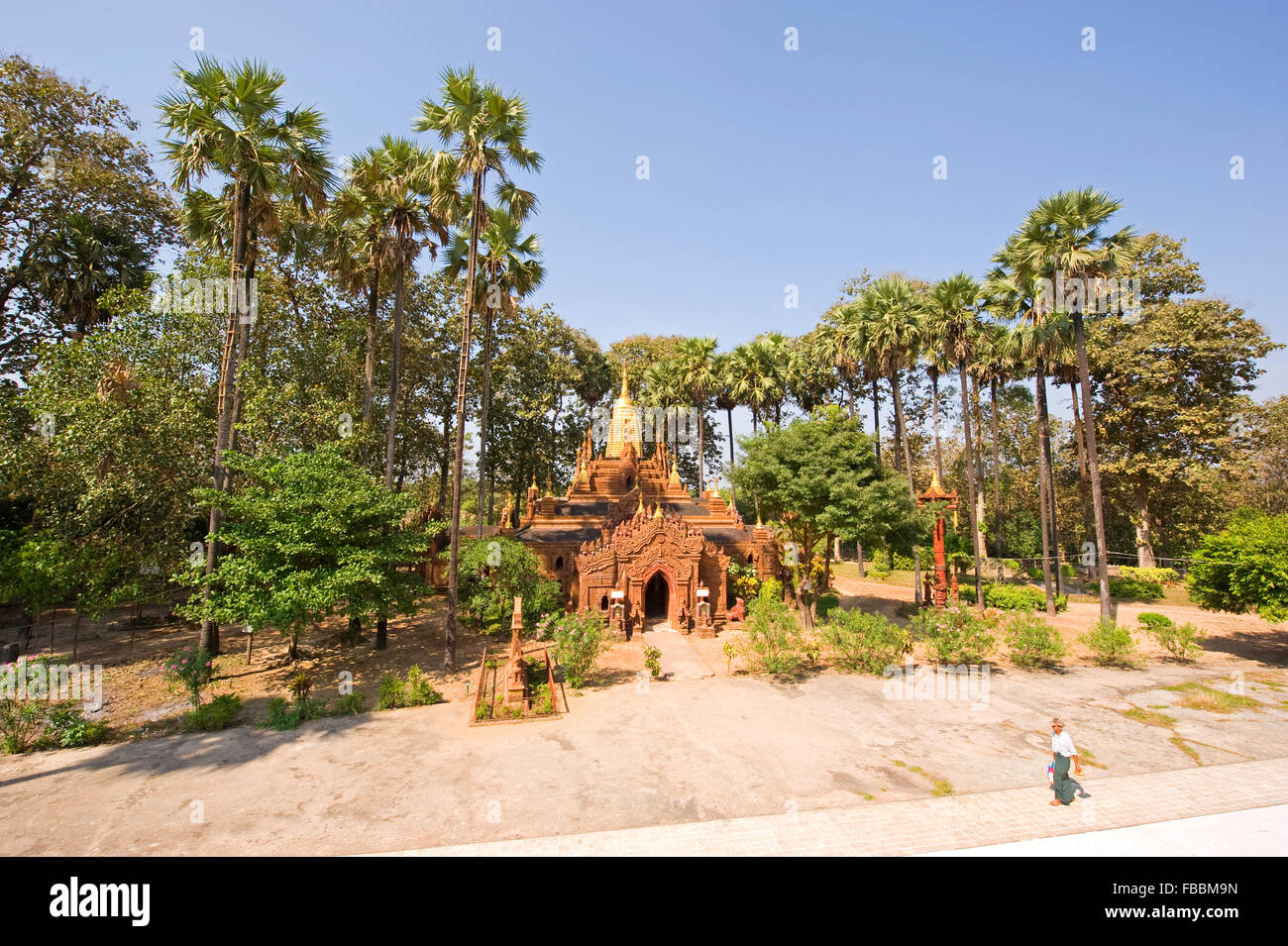 An old temple outside the town of Bago, Myanmar Stock Photo