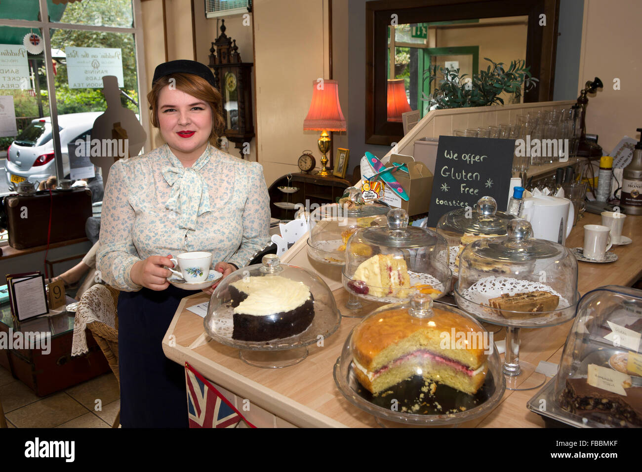 UK, England, Derbyshire, Matlock Bath, North Parade, Kassie Bednall, owner of ‘Puddin on the Ritz’ 40s tea shop Stock Photo