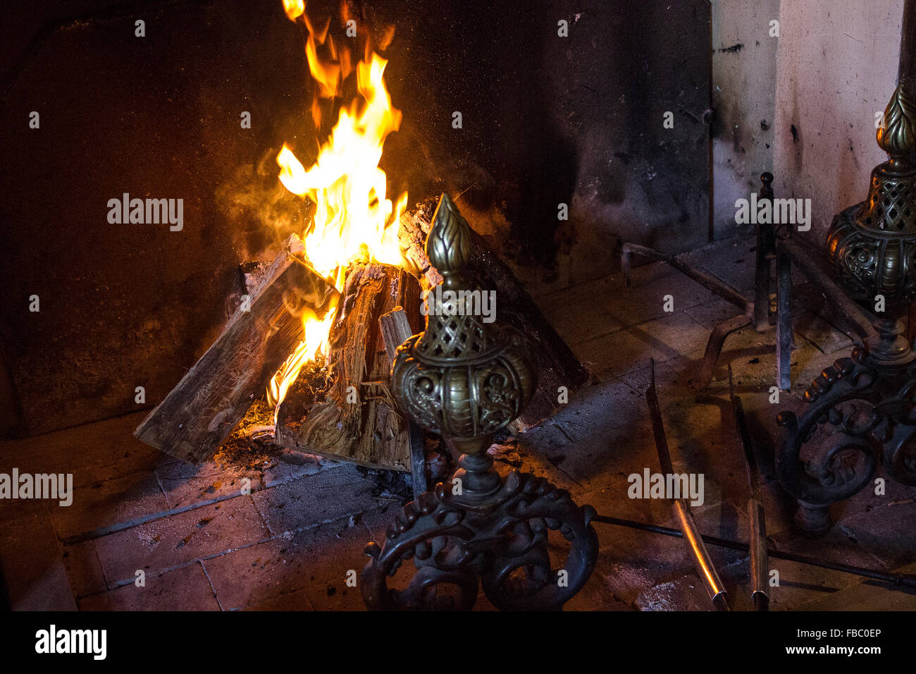 Fireplace fire hi-res stock photography and images - Alamy