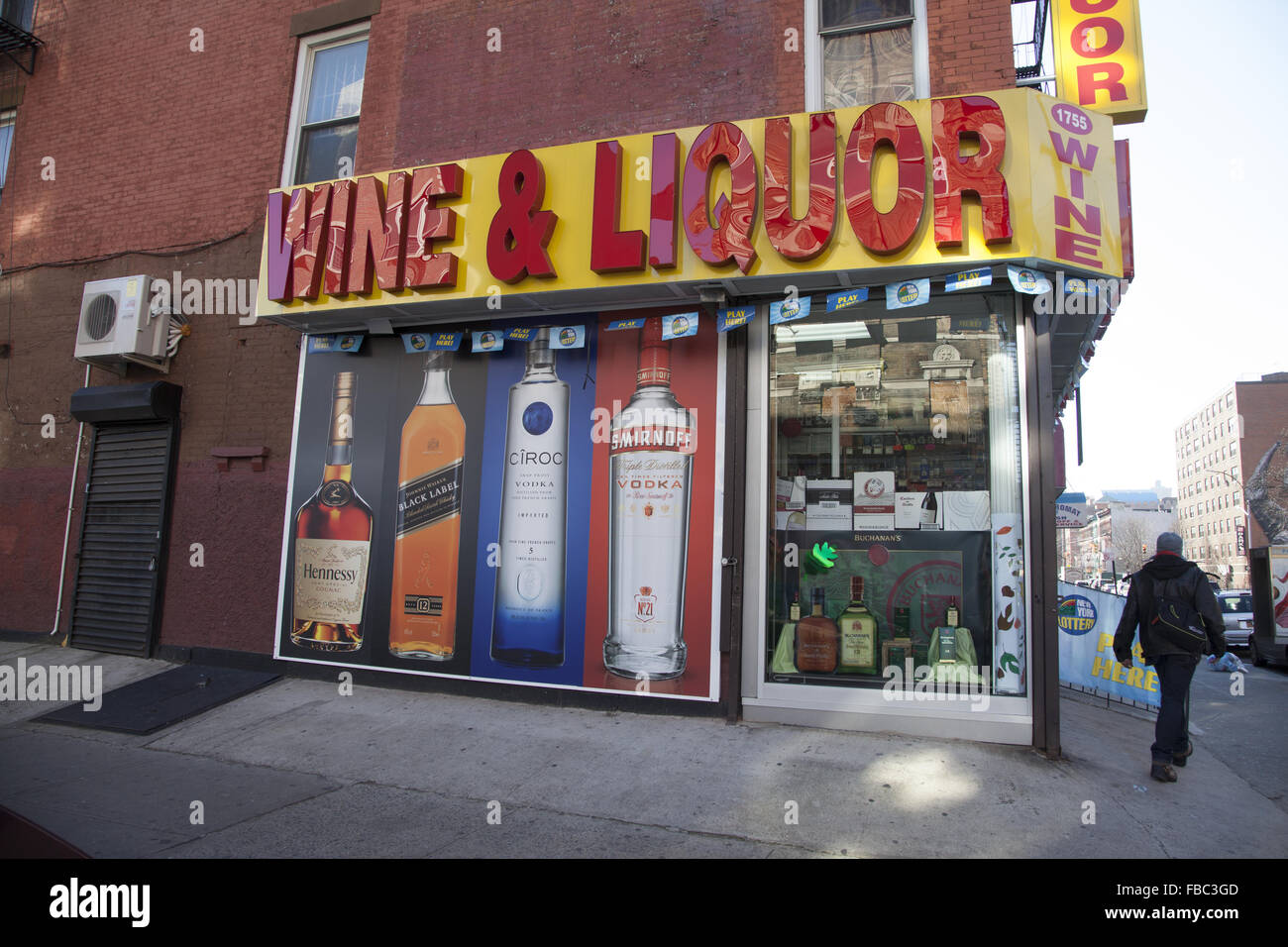 Neighborhood liquor store hires stock photography and images Alamy