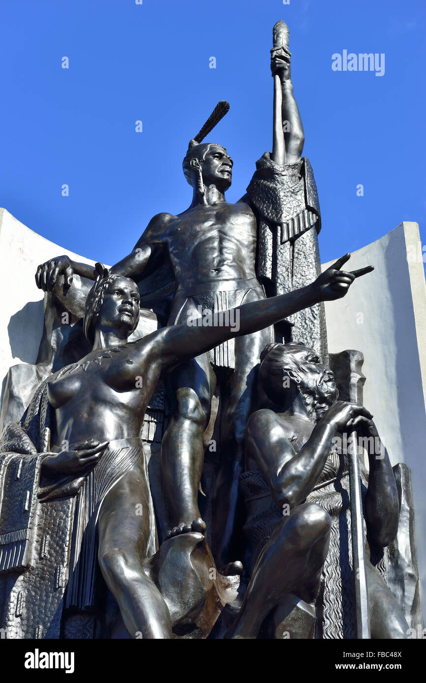 Bronze group of statues of Kupe,the legendary explorer with his wife, Hine Te Apārangi, and his tohunga (priest), Pekahourangi, Wellington,New Zealand Stock Photo