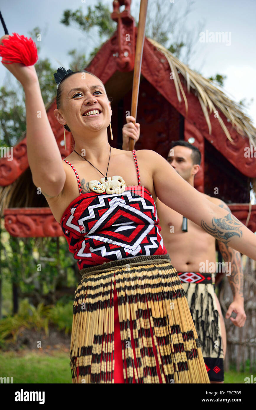 Maori dancing woman hi-res stock photography and images - Alamy