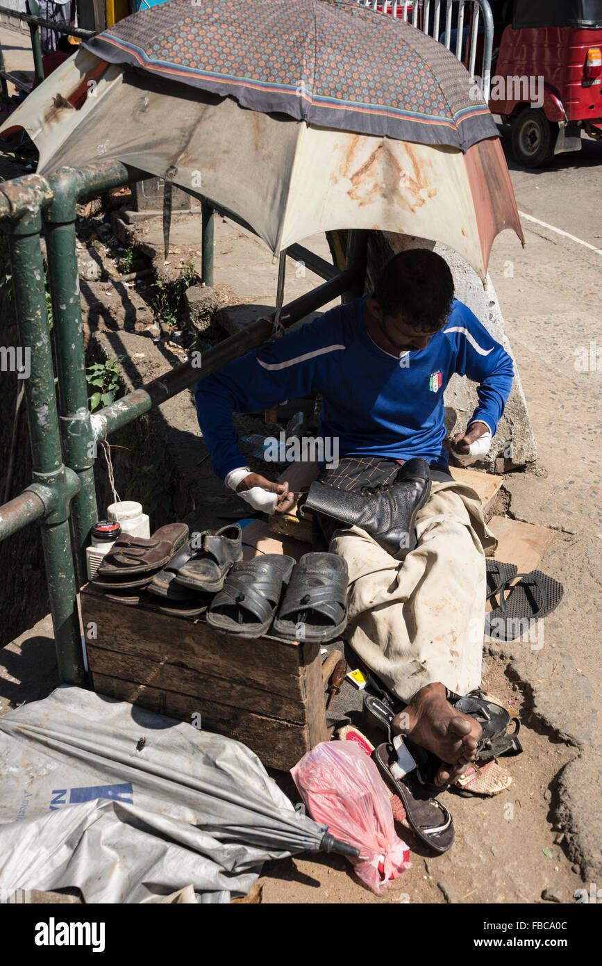 Sri lankan shoe repairer hi-res stock photography and images - Alamy