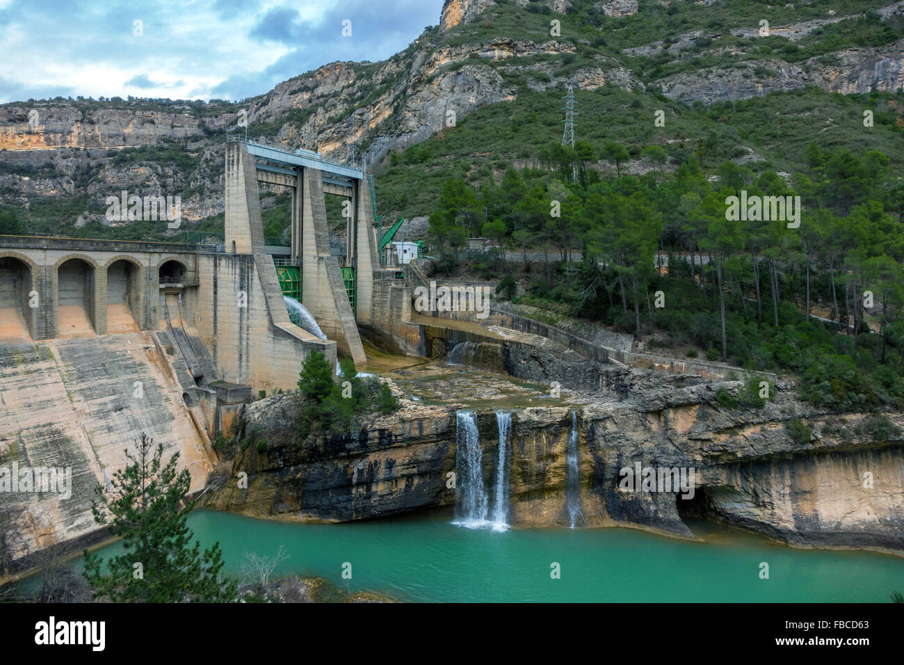 Spillway on dam across Noguera River, Terradets gorge, Catalunya, Spain Stock Photo