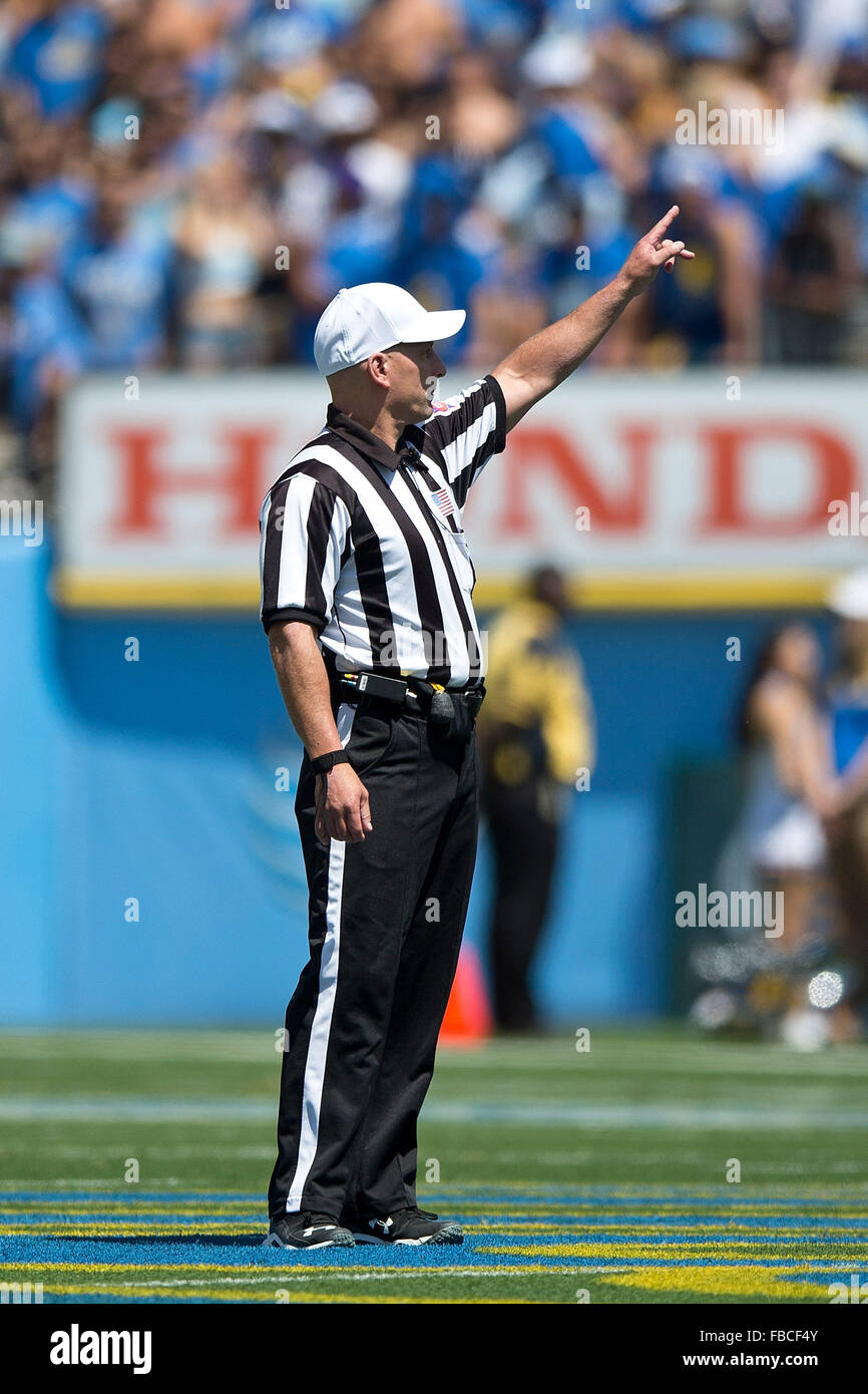 Ncaa football referees hires stock photography and images Alamy