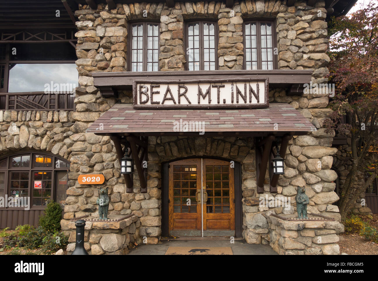 Bear mountain inn hi-res stock photography and images - Alamy