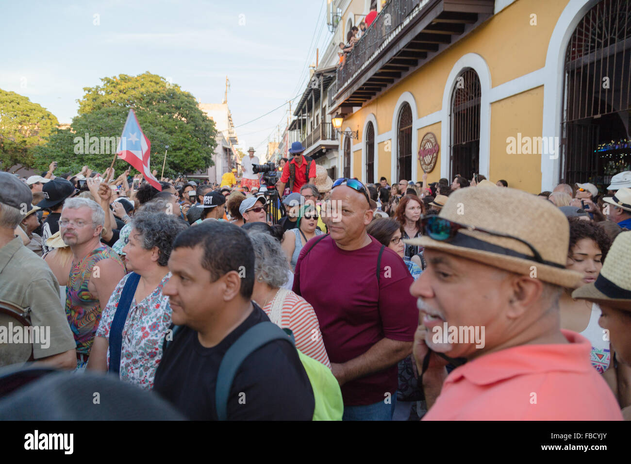 San Juan, Puerto Rico. 14th January, 2016.  The crowd fills the street of Old San Juan city for the street festival. Maria S./Alamy Live News Stock Photo