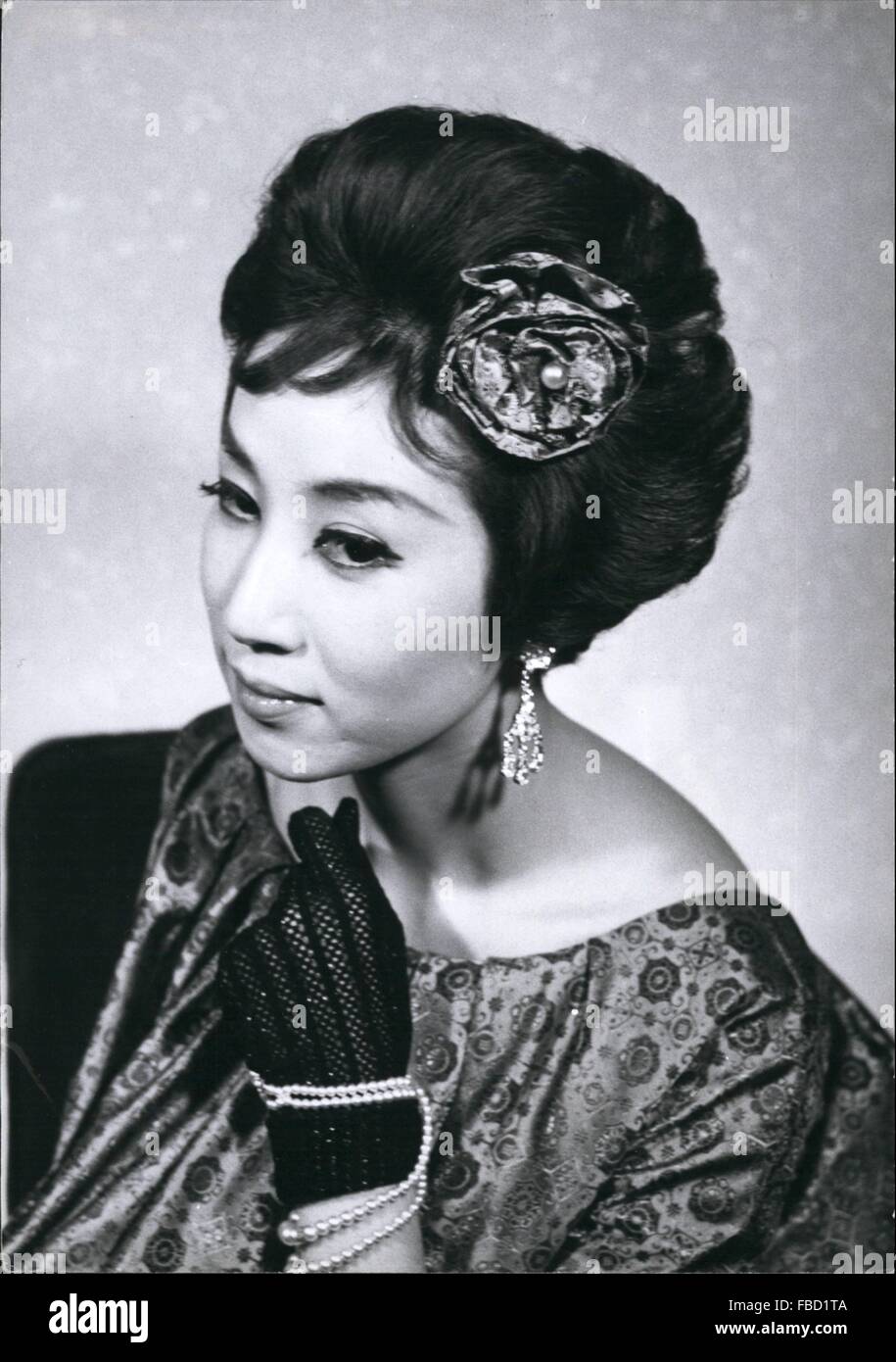 1962 European Hairstyels For Japanese Girls Demonstrated In