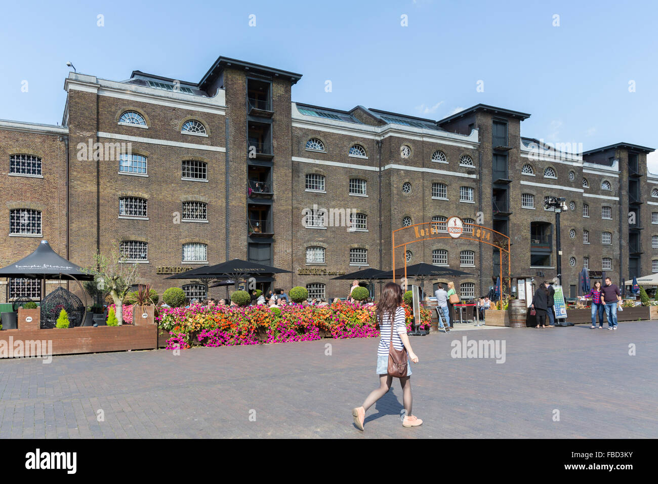 West india quay canary wharf hi-res stock photography and images - Alamy